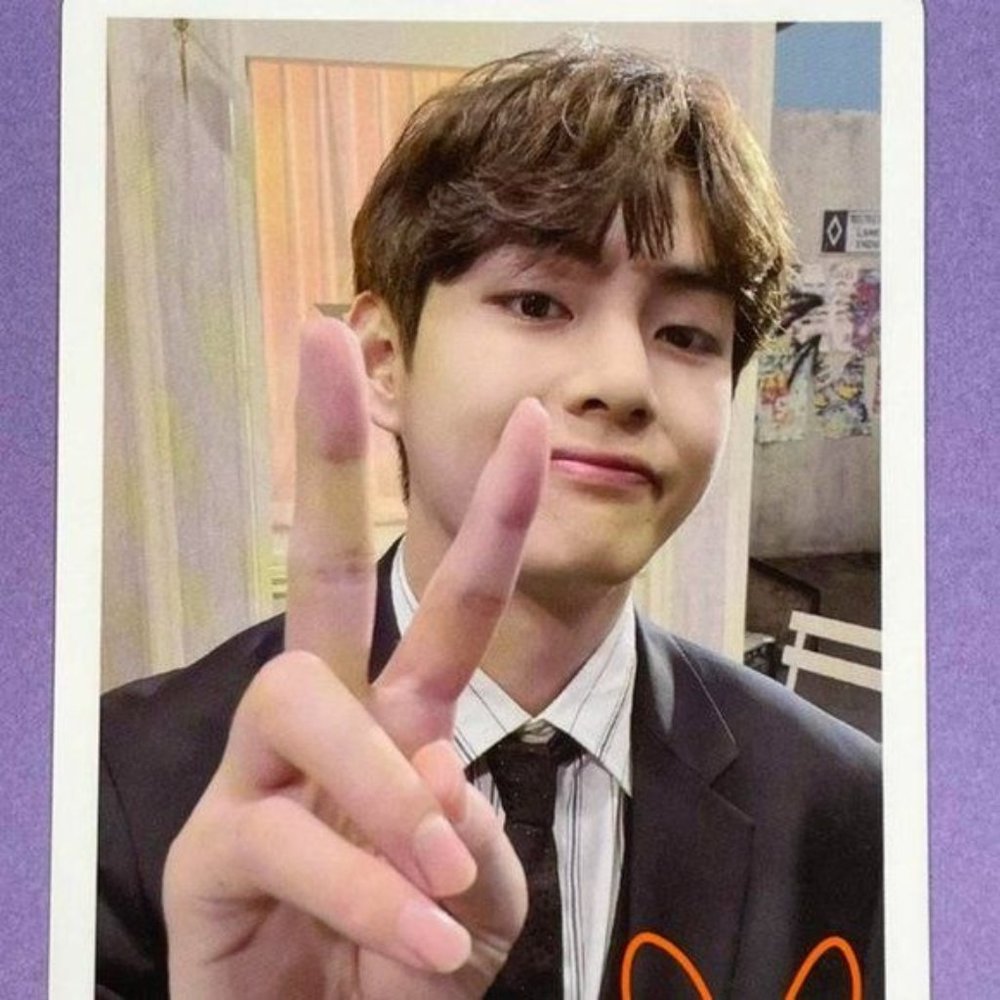 BTS V Permission To Dance Mini Special Official Photocard - Picture 2 of 4